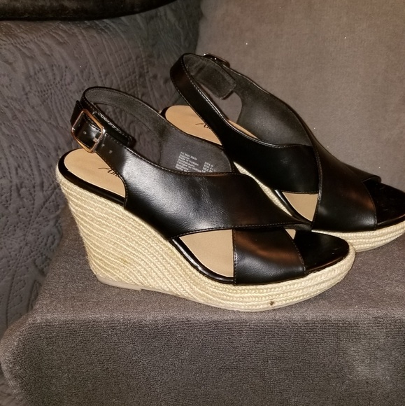 Gently worn wedge sandals - Picture 3 of 3